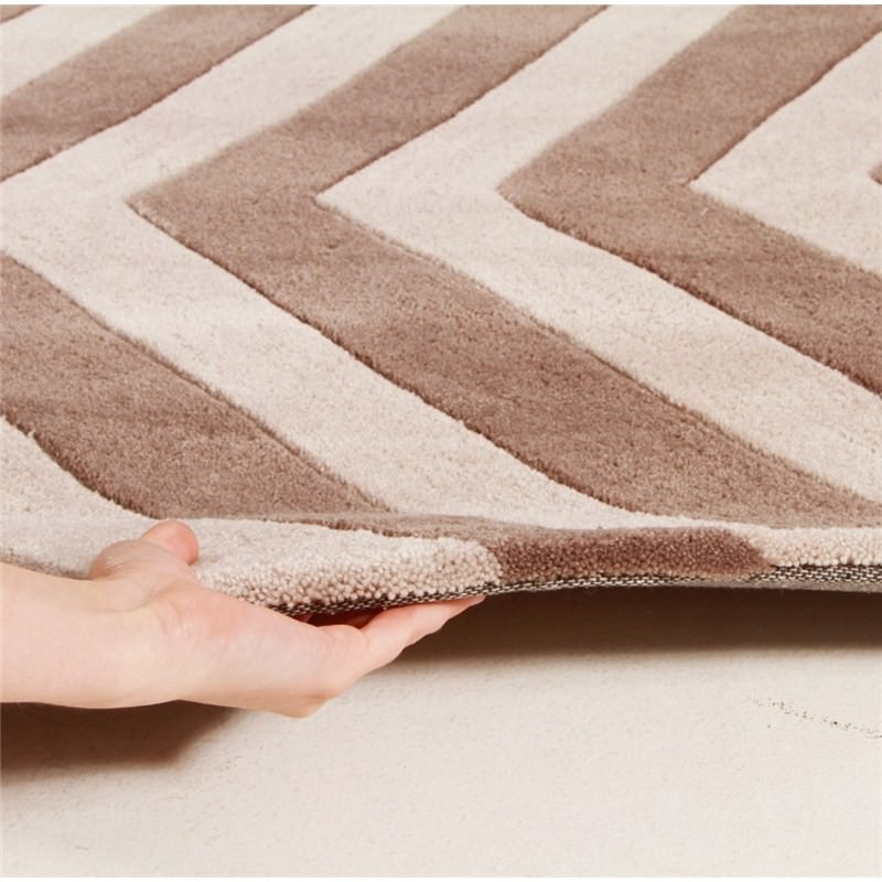 Chevron Rug in Beige 280x190cm