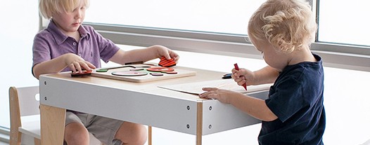 KIDS TABLES & DESKS